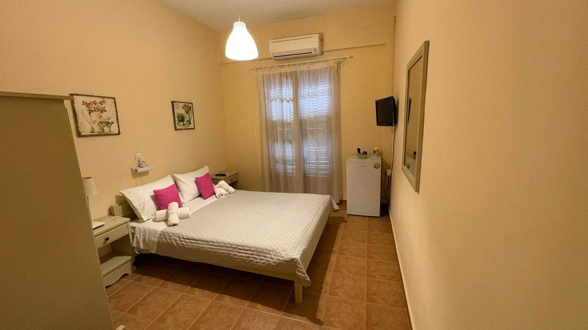 Romanza Rooms Poúlithra Extérieur photo